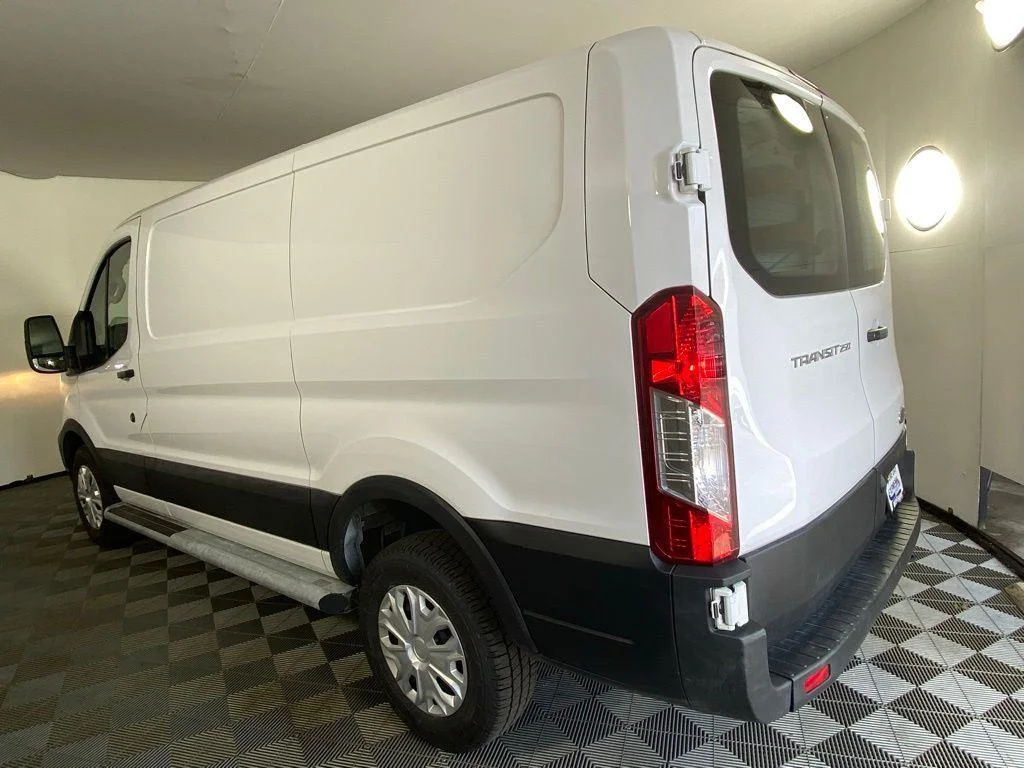 Used 2024 Oxford White Ford Base image 10