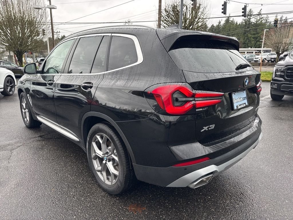 Used 2024 Black Sapphire Metallic BMW xDrive30i image 5