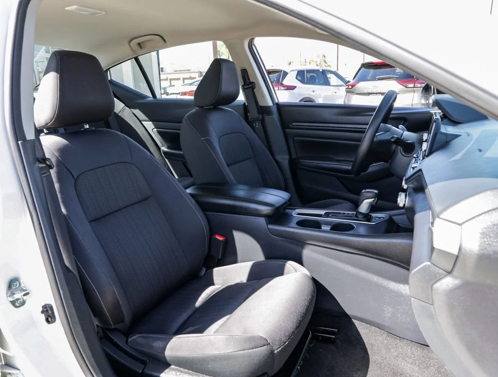 Used 2024 White Nissan 2.5 S image 17