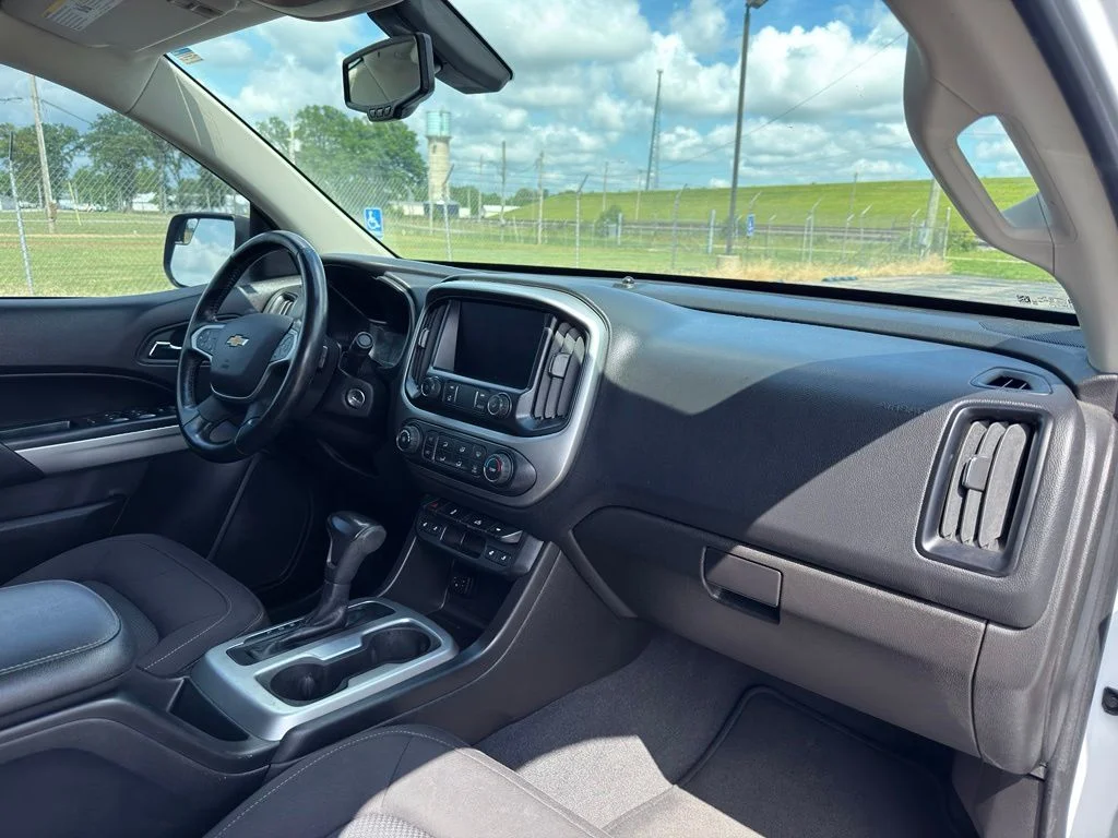 Used 2021 White Chevrolet LT image 36