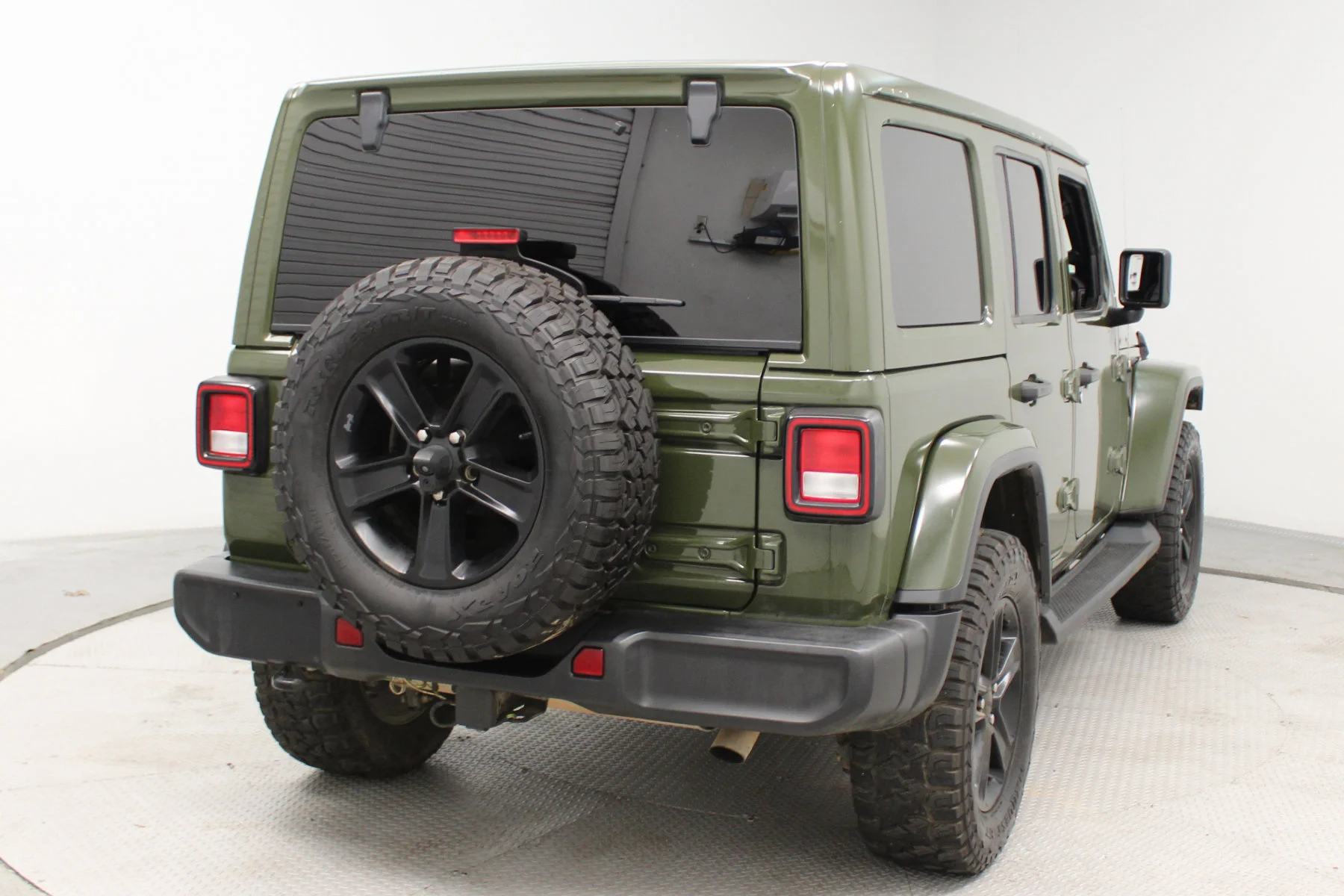 Used 2021 Sarge Green Clearcoat Jeep Sahara Altitude 4x4 image 35