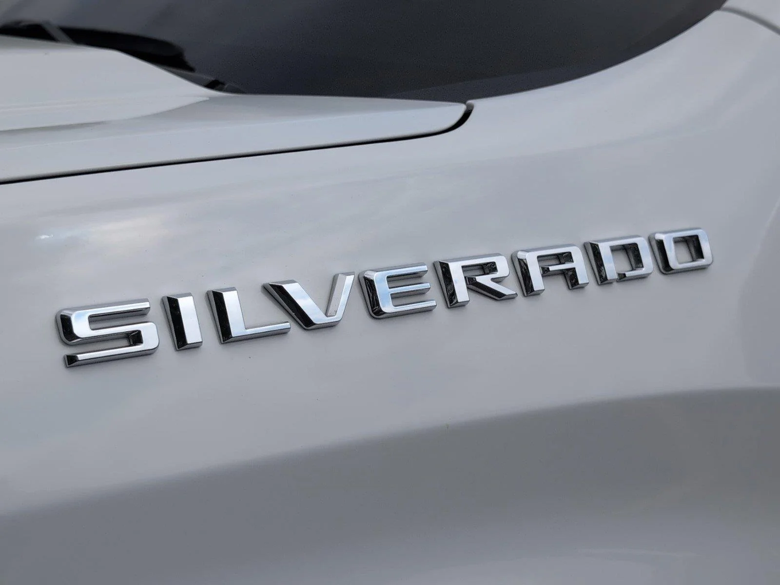 Used 2022 Summit White Chevrolet LT image 31