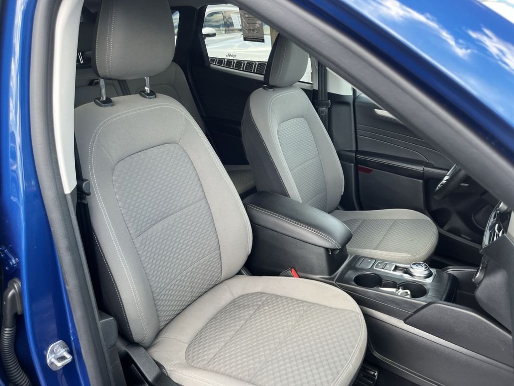 Used 2022 Blue Ford SE image 30
