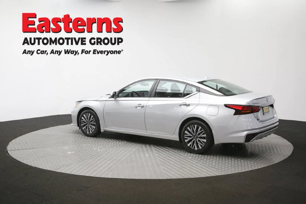 Used 2023 Silver Nissan 2.5 SV image 63
