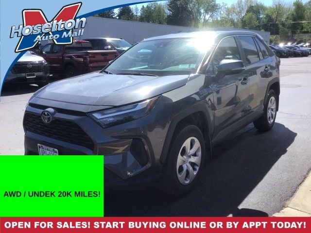 2023 Toyota RAV4 LE AWD's photo