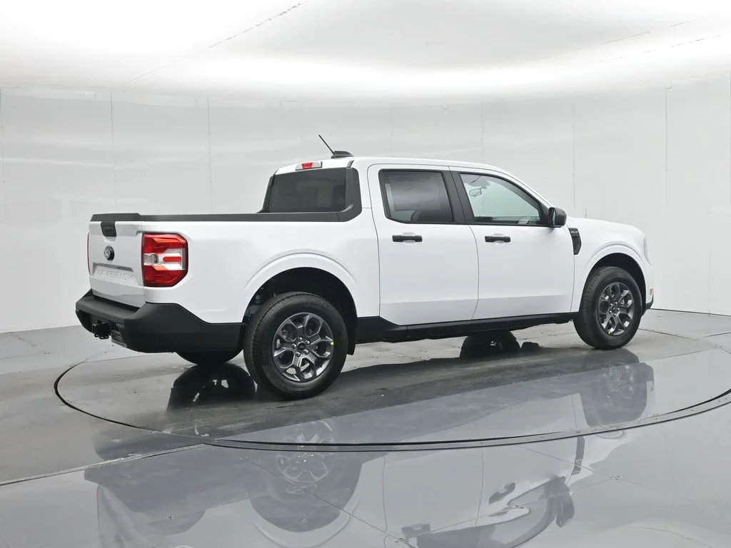 New 2026 White Ford XLT image 25