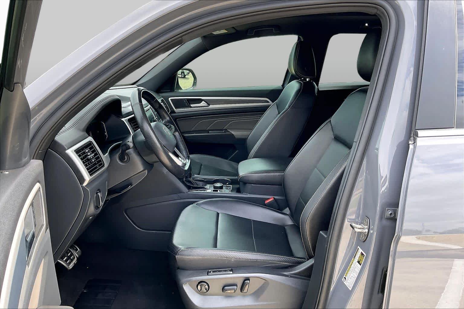 Used 2022 Pure Gray Volkswagen 3.6L V6 SEL R-Line image 8