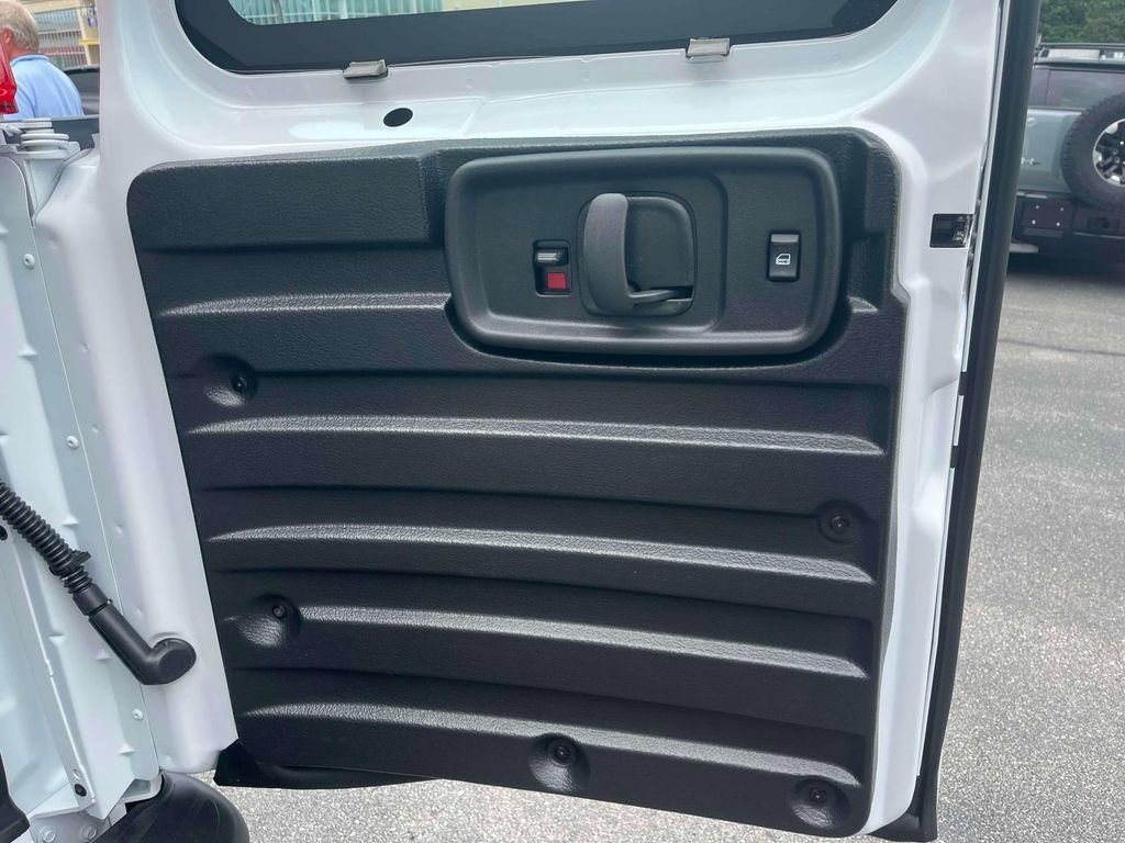 2025 GMC Savana Cargo Work Van - Photo 12