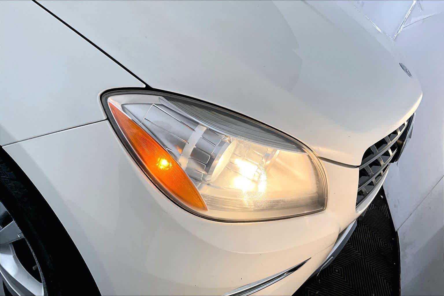 Used 2012 Arctic White Mercedes-Benz ML 350 image 27