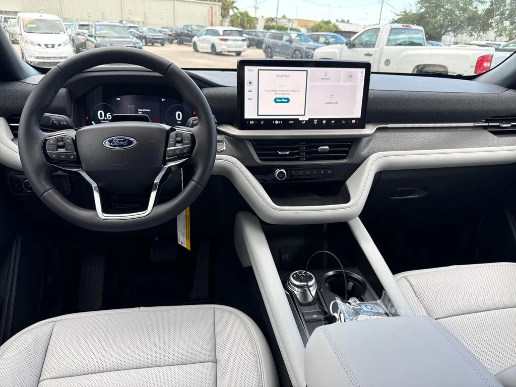 New 2027 White Ford Platinum image 5