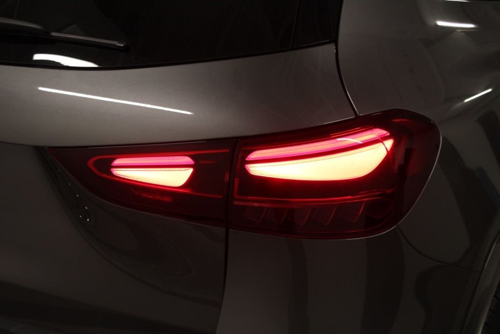 Certified Used 2025 Gray Mercedes-Benz GLA 250 image 33