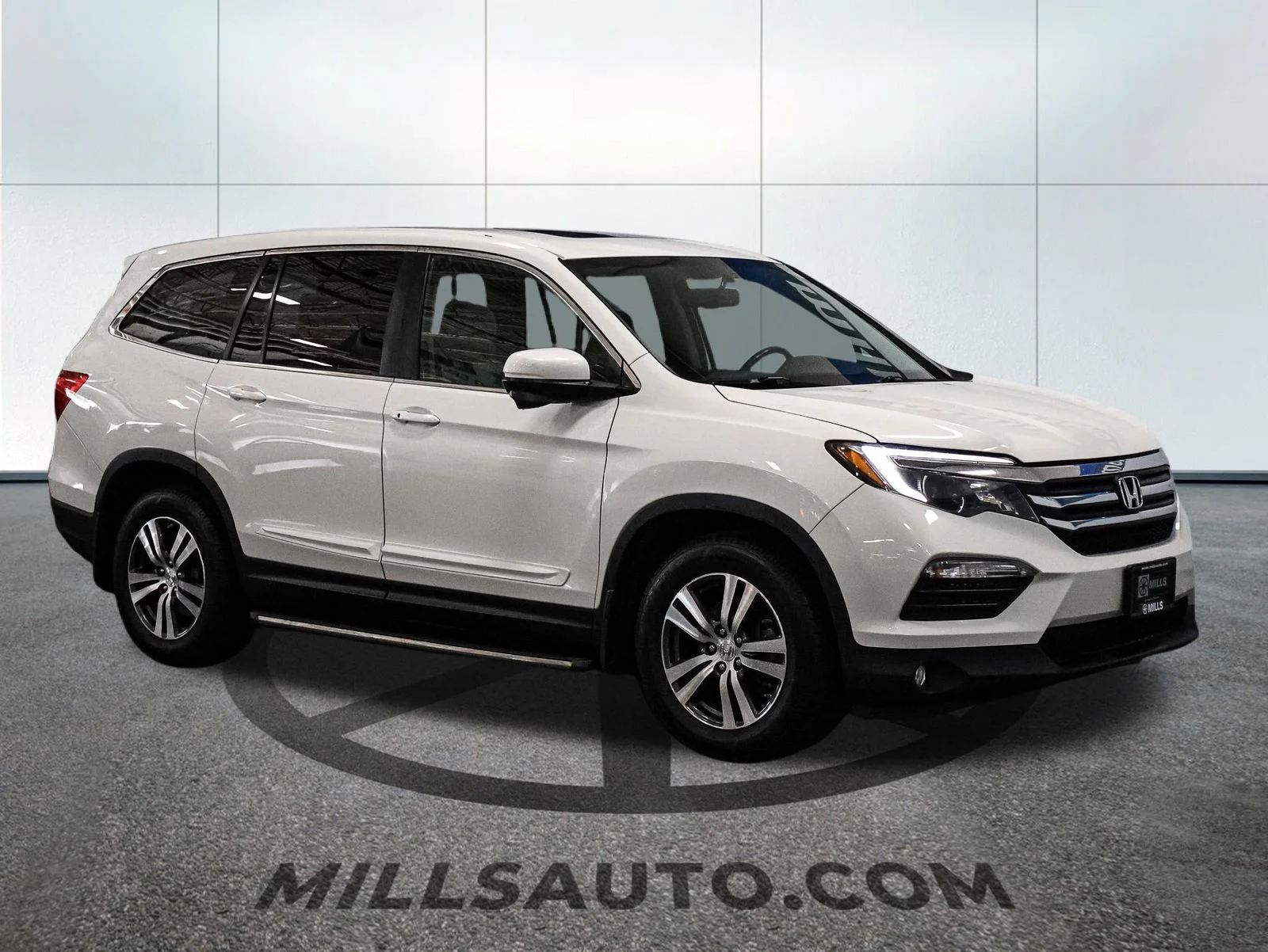 Used 2016 White Diamond Pearl Honda EX-L image 10