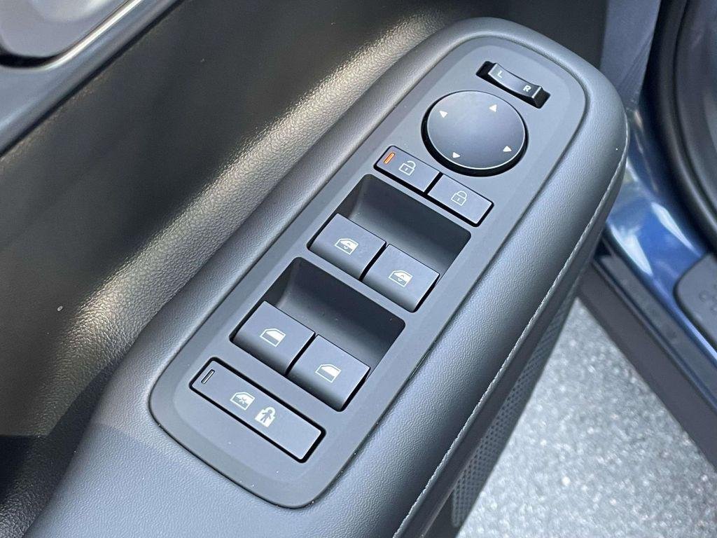 New 2027 Blue Hyundai SEL FWD image 16