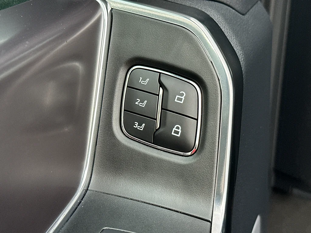 Used 2026 Glacier Gray Metallic Tri-Coat Ford Platinum image 10