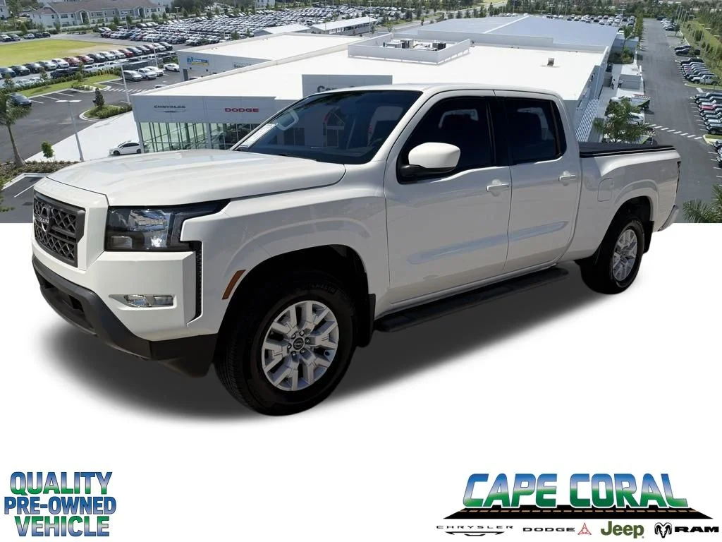 2022 Nissan Frontier SV Crew Cab 4X4 LWB's photo