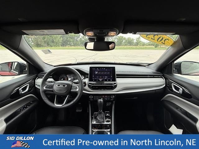 Used 2023 Redline Pearlcoat Jeep Limited image 18