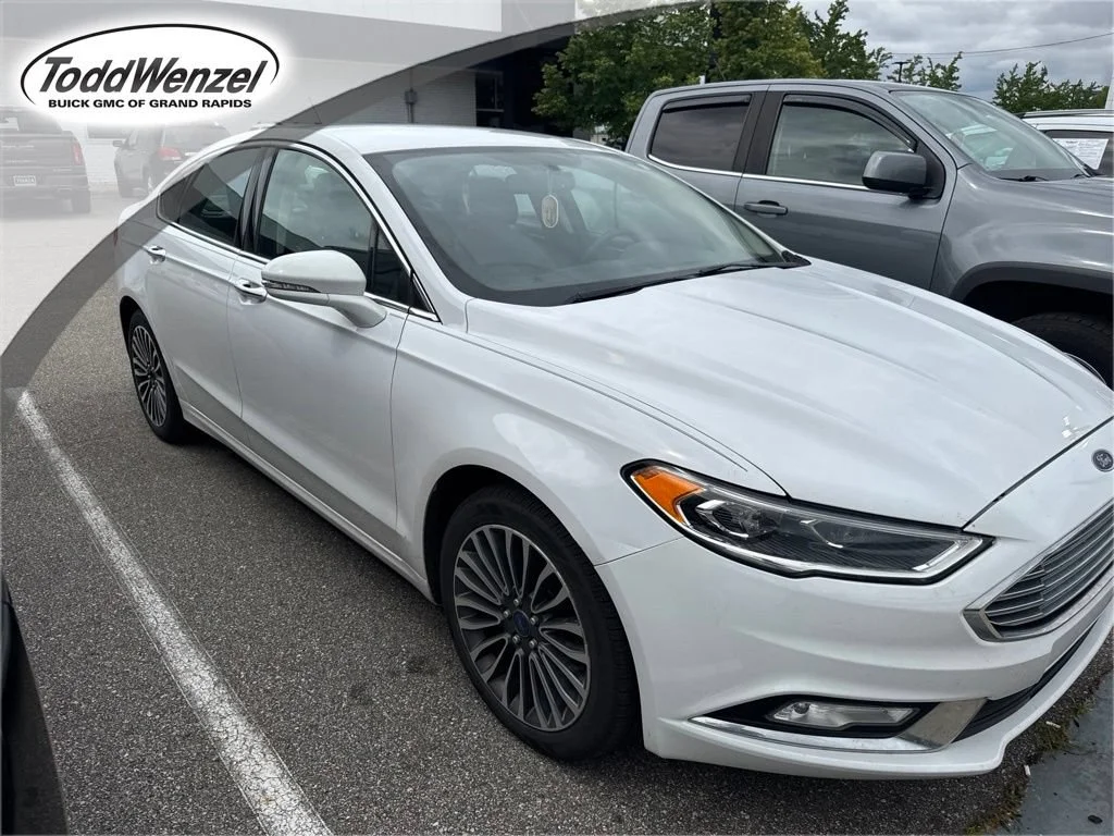 Used 2017 White Ford SE image 1