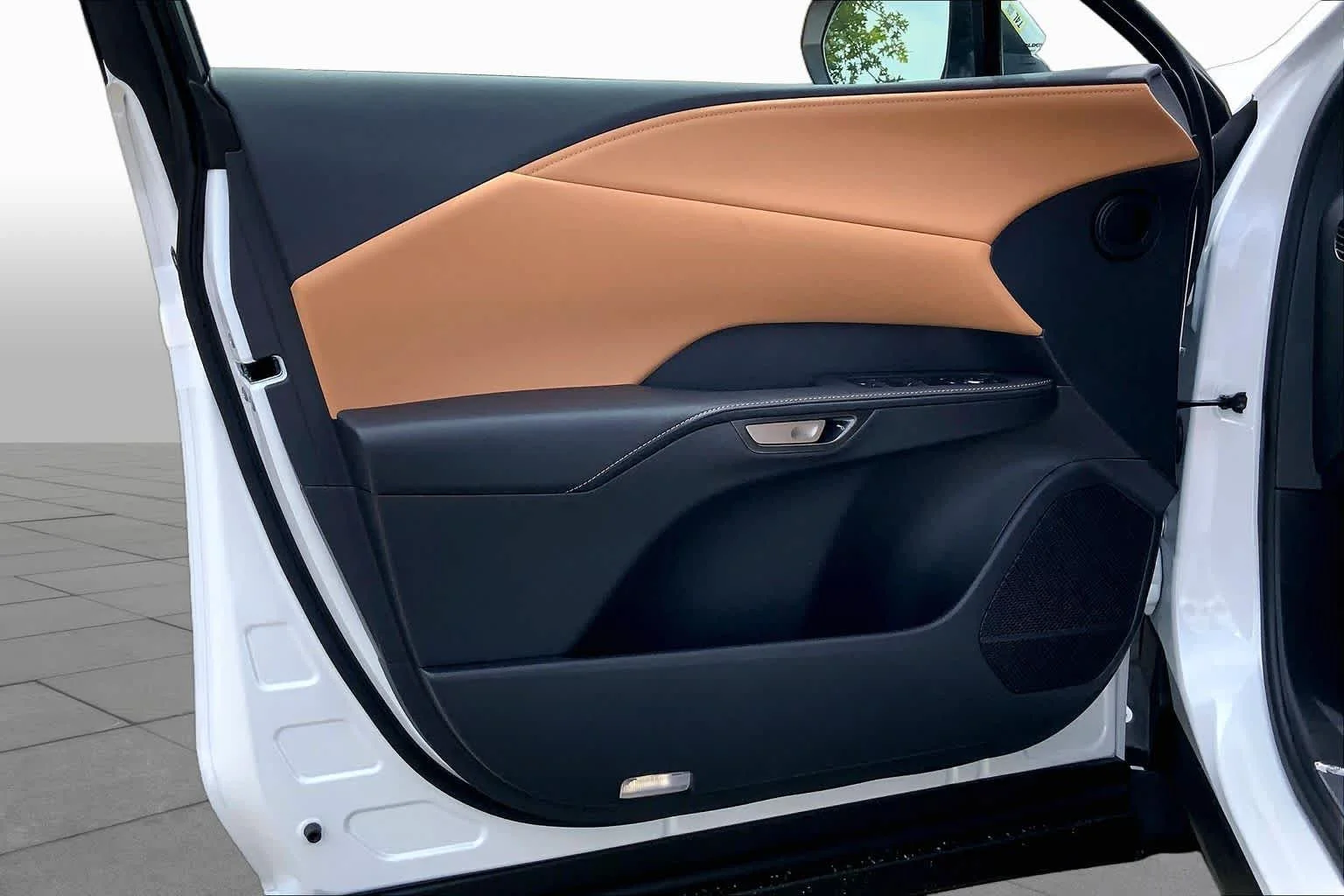 New 2026 Eminent White Pearl Lexus PREMIUM PLUS image 10