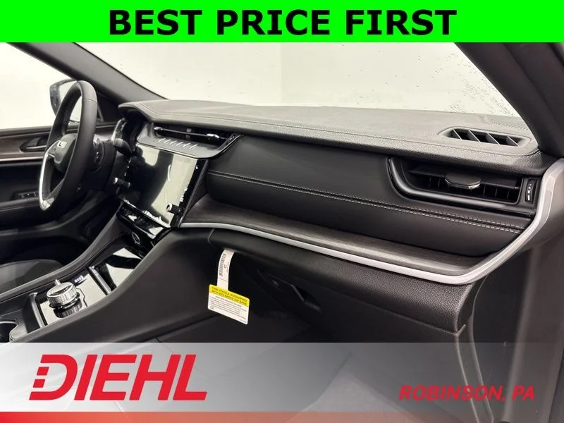 New 2026 Silver Zynith Exterior Paint Jeep Laredo image 16
