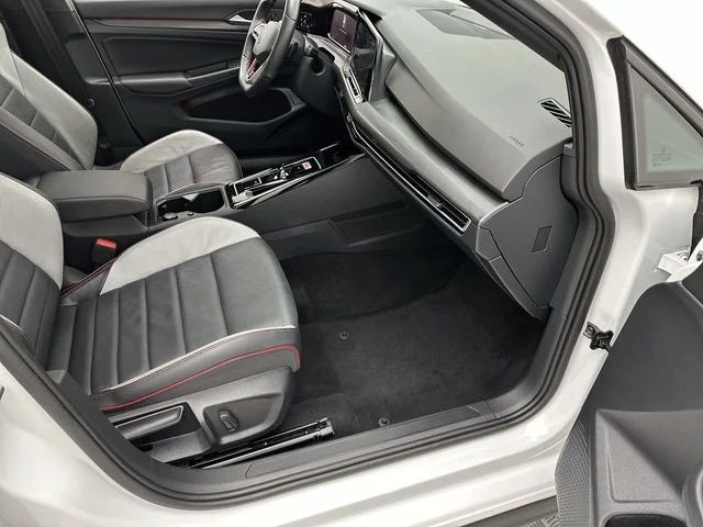 Used 2024 White Volkswagen Autobahn image 27