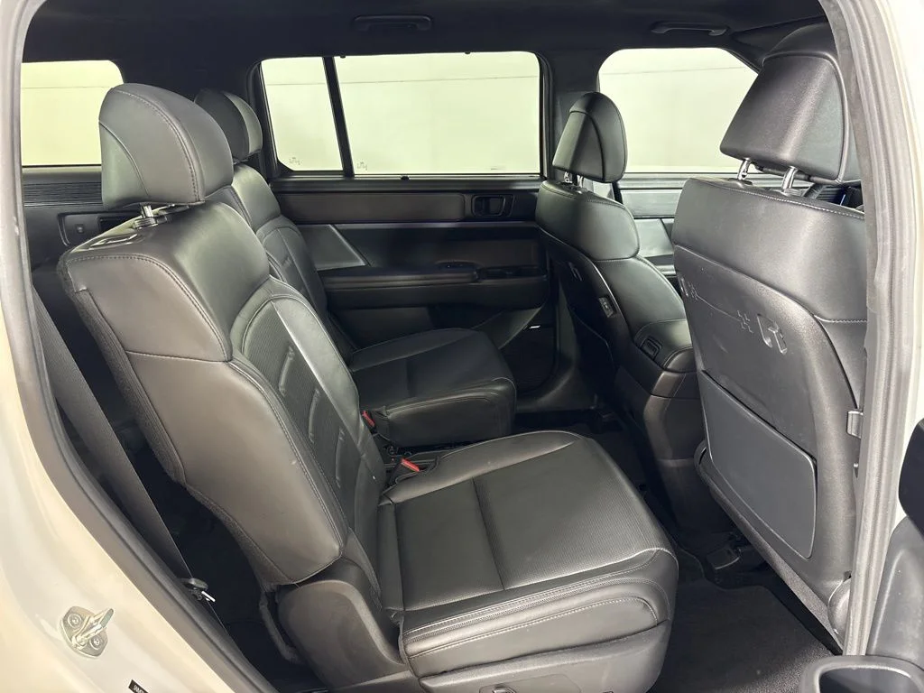 Used 2025 White Hyundai Calligraphy image 19