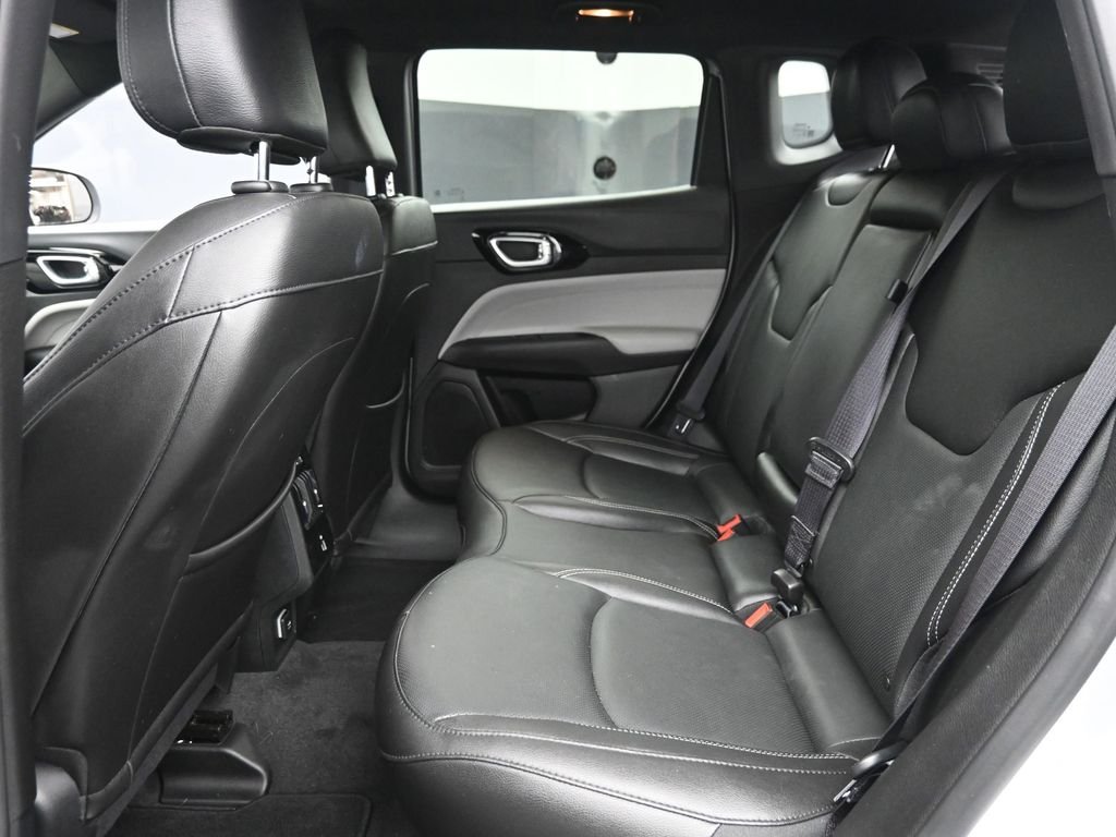 Used 2025 Silver Jeep Limited image 12