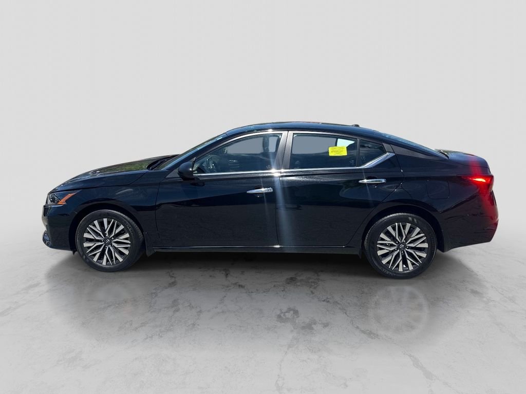 Used 2024 Black Nissan 2.5 SV image 2