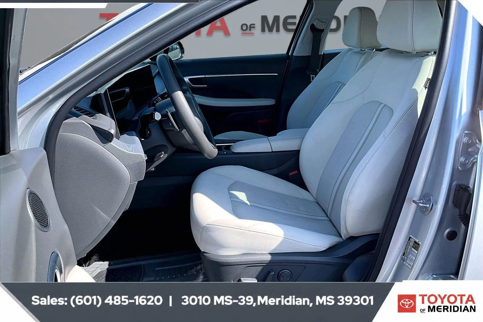 Used 2025 Aero Silver Hyundai SEL image 18