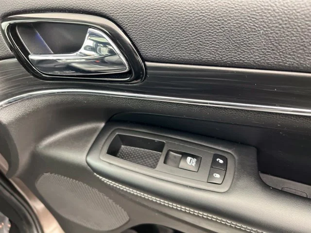 Used 2021 Brown Jeep Limited image 27