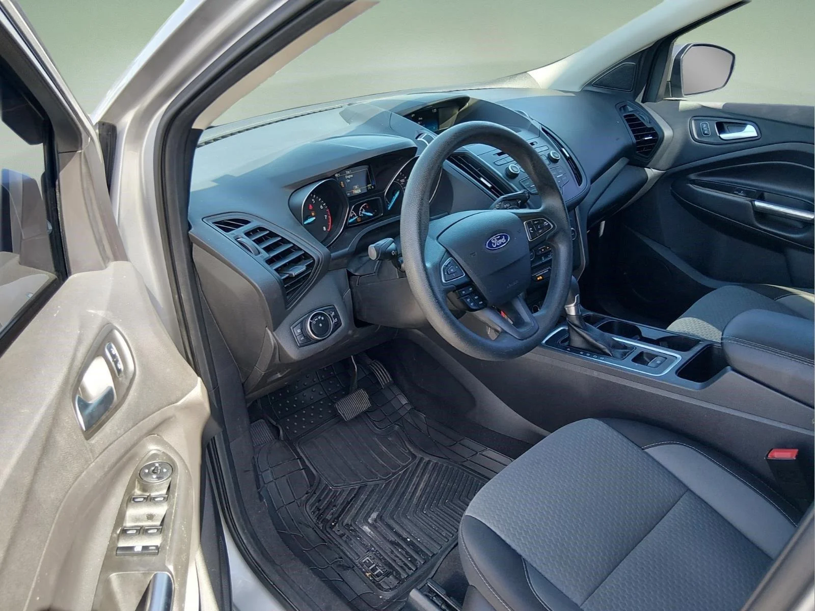 Used 2017 Ingot Silver Ford SE image 15