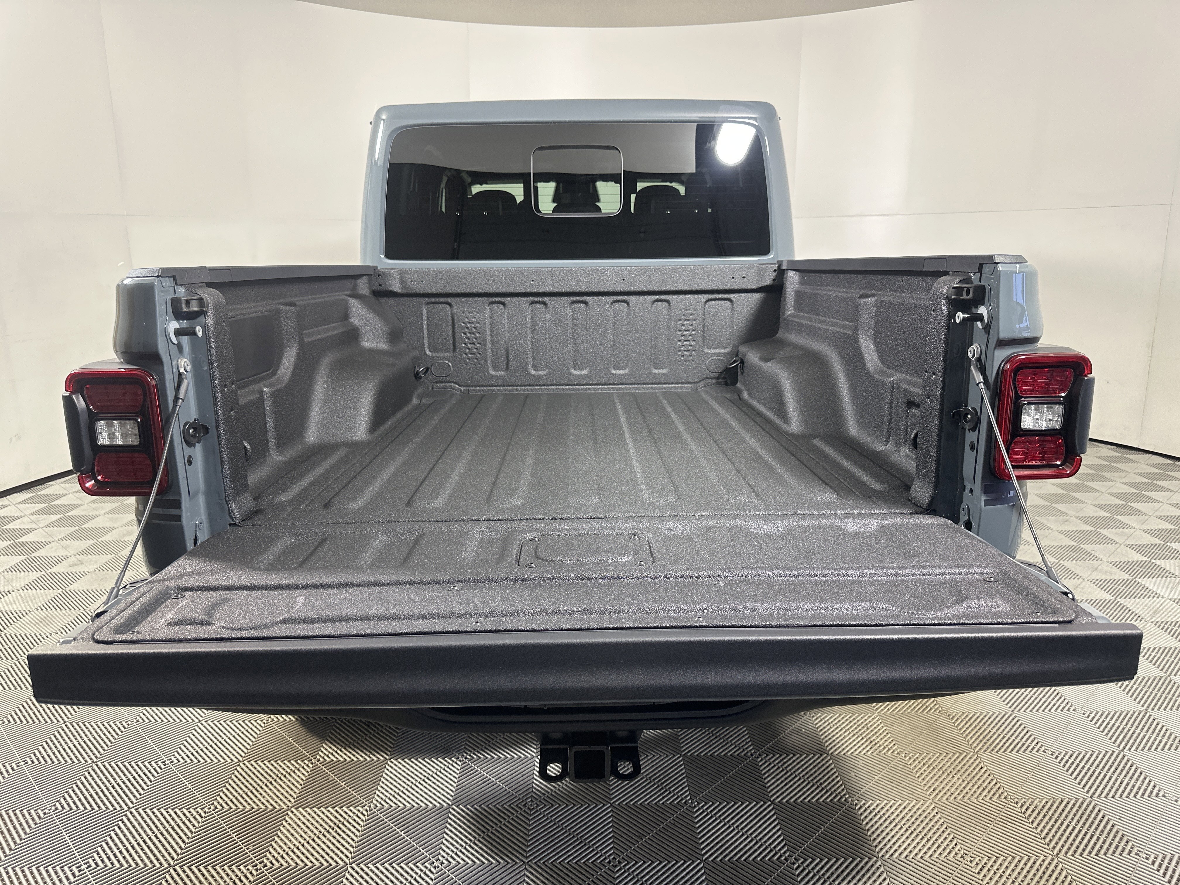New 2026 Anvil Clear-Coat Exterior Paint Jeep Shadow Ops image 25