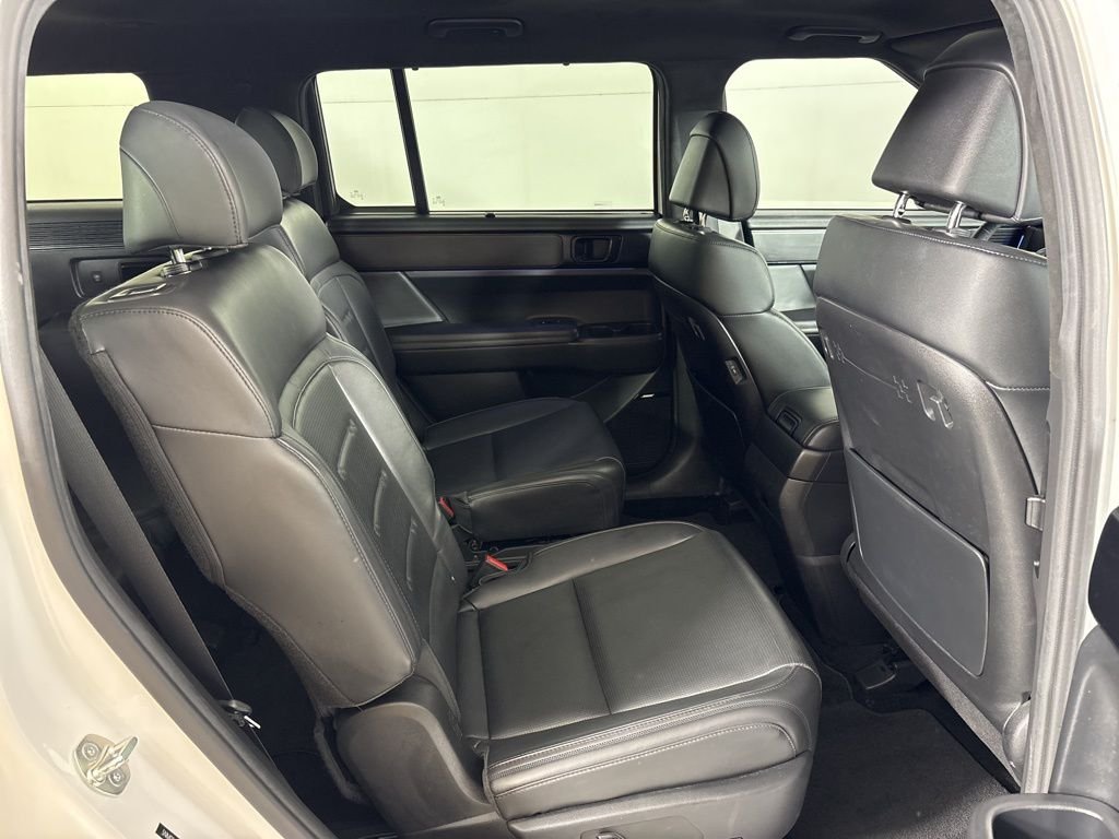 Used 2025 White Hyundai Calligraphy image 19