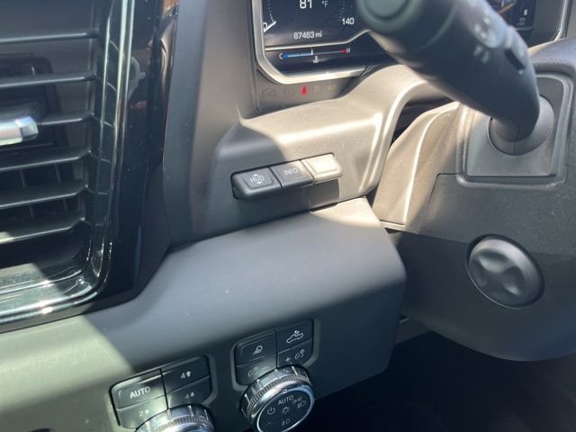 Used 2024 White GMC AT4 image 37