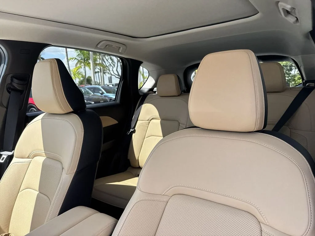 New 2026 White Metallic Mazda 2.5 S Premium AWD image 41