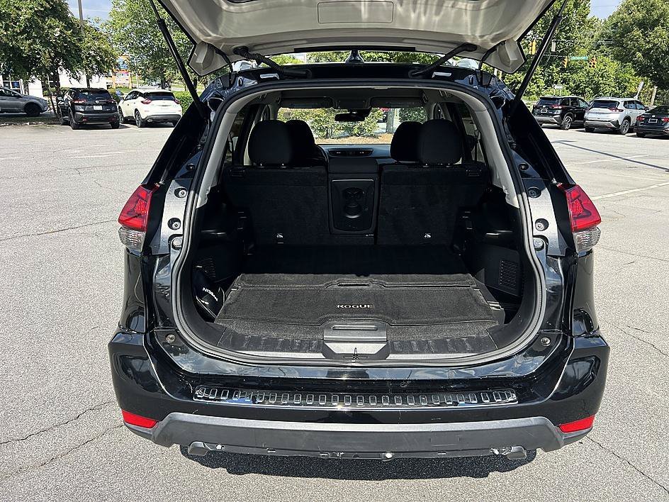 Used 2019 Magnetic Black Pearl Nissan S image 15