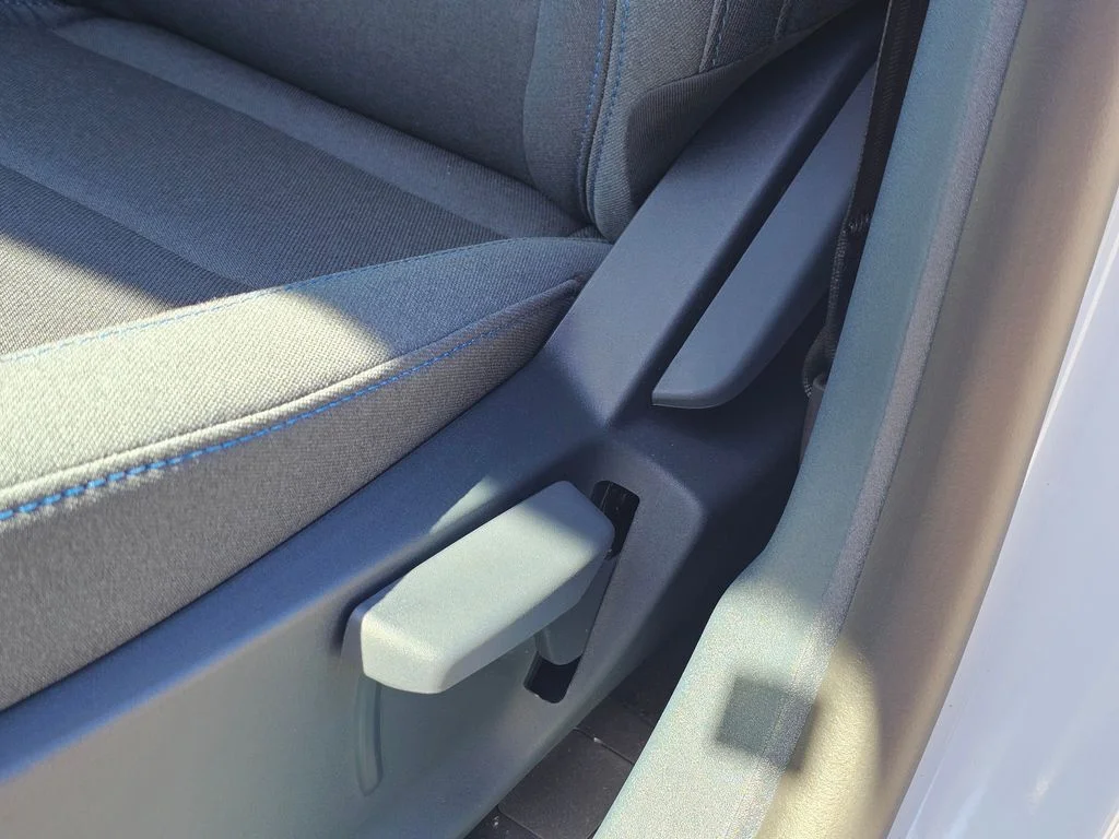 New 2025 Space White Metallic Ford XLT image 22