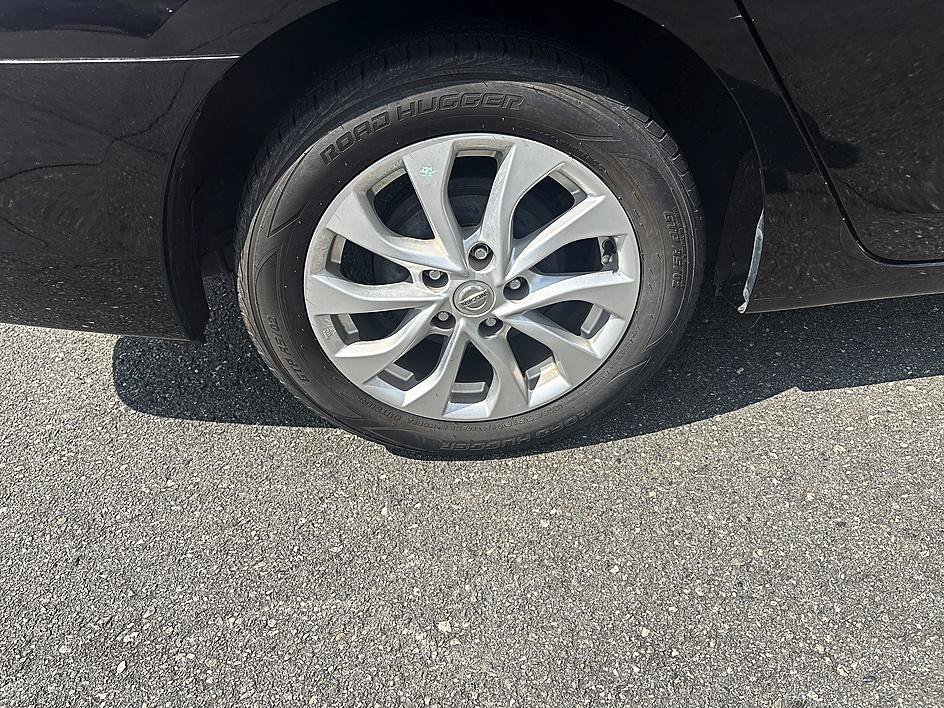 Used 2018 Super Black Nissan SV image 12