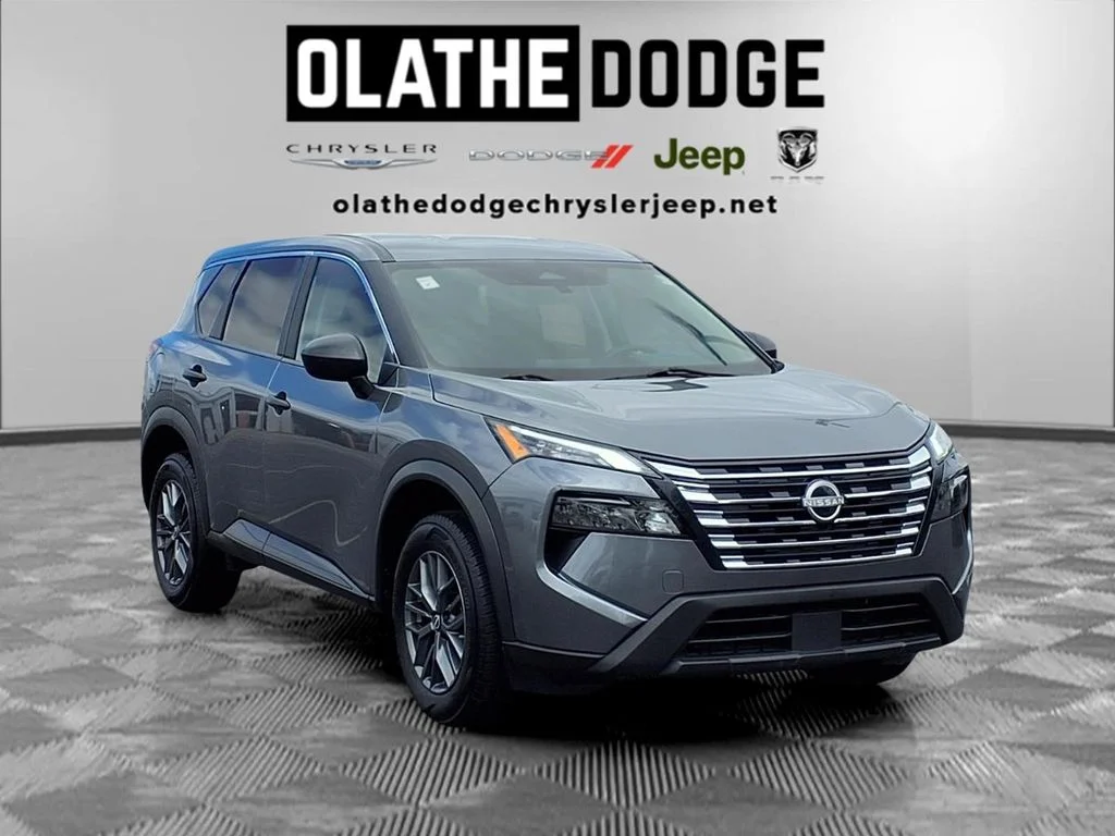 Used 2024 Gray Nissan S image 28
