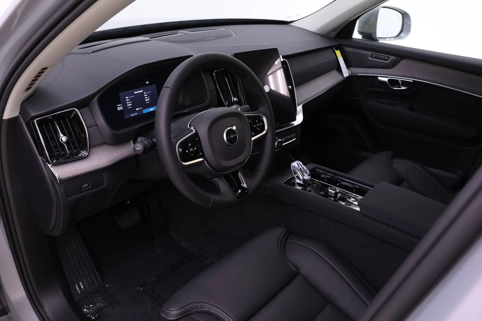 New 2026 Vapour Grey Volvo Ultra image 6