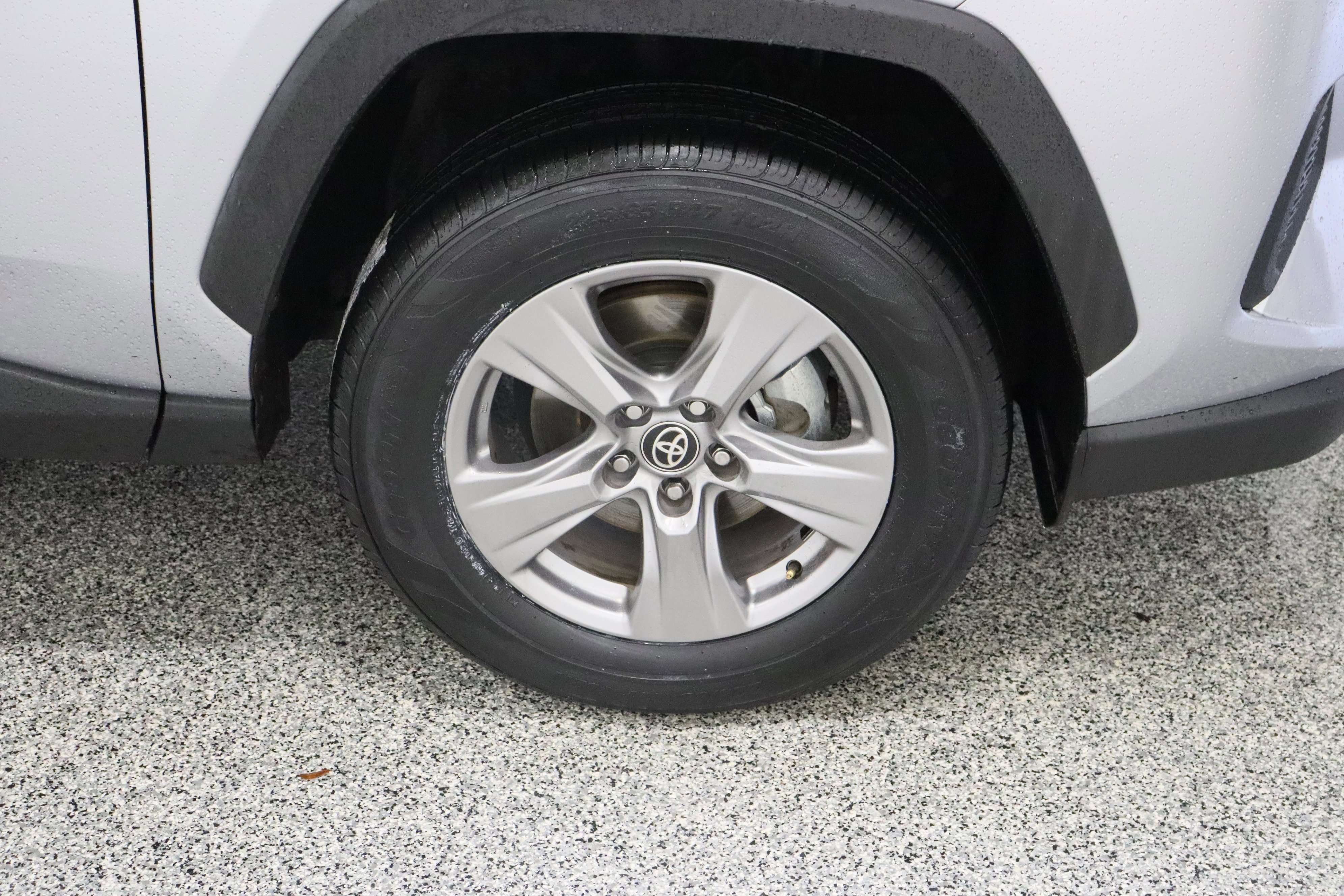Certified Used 2025 Silver Sky Metallic Toyota XLE 2.5L image 5