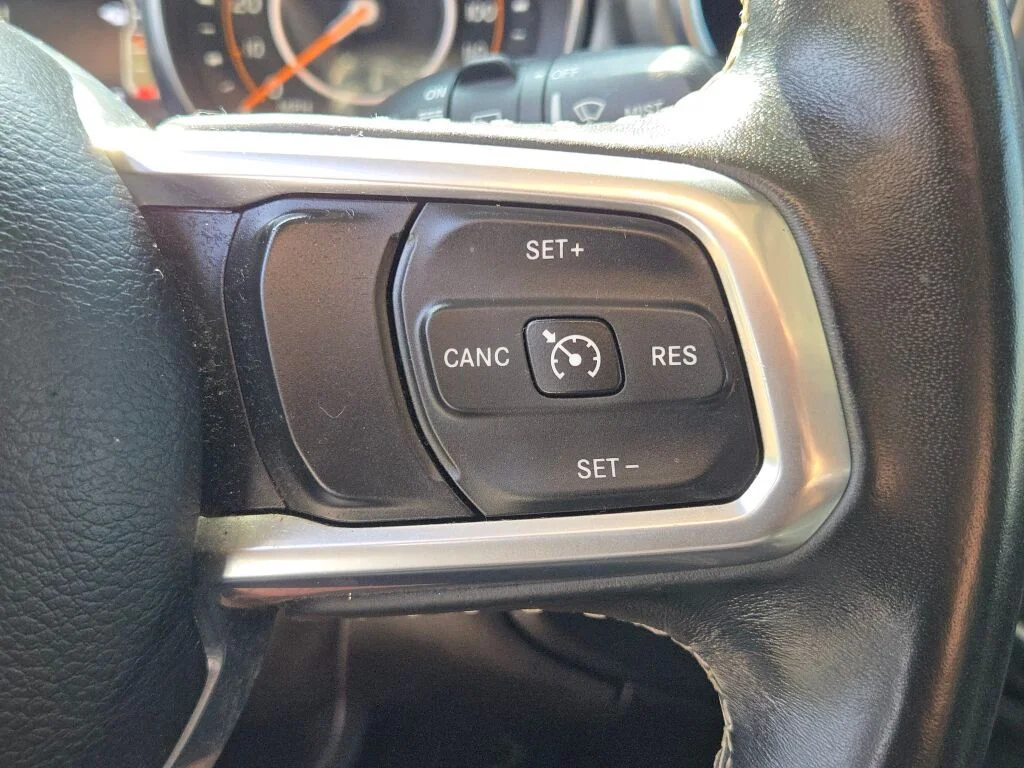 Used 2019 White Jeep Unlimited Sahara image 28