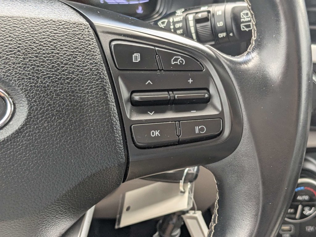Used 2023 Gray Hyundai SEL image 31