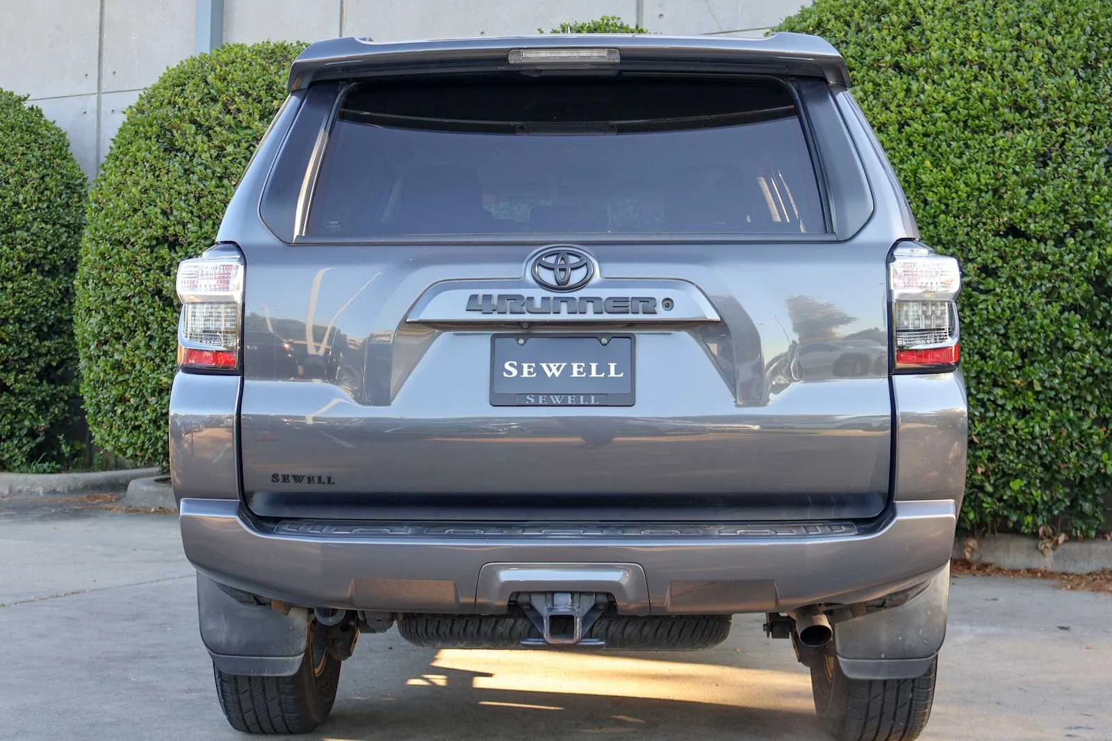 Used 2019 Magnetic Gray Metallic Toyota SR5 image 9