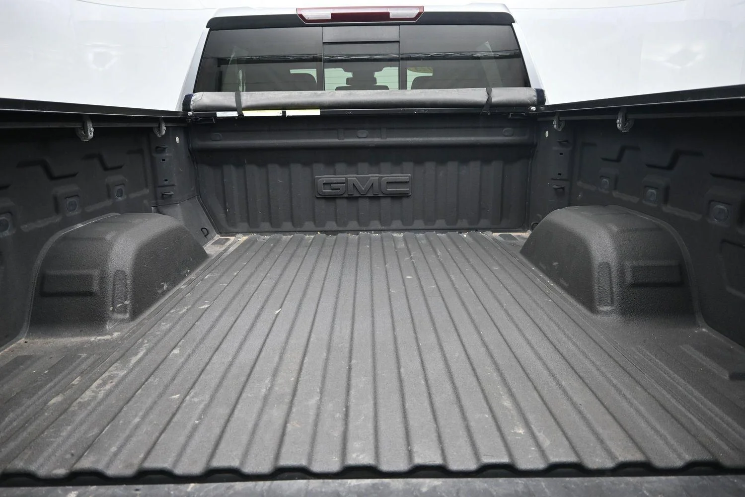Used 2023 SILVER                    GMC  image 19