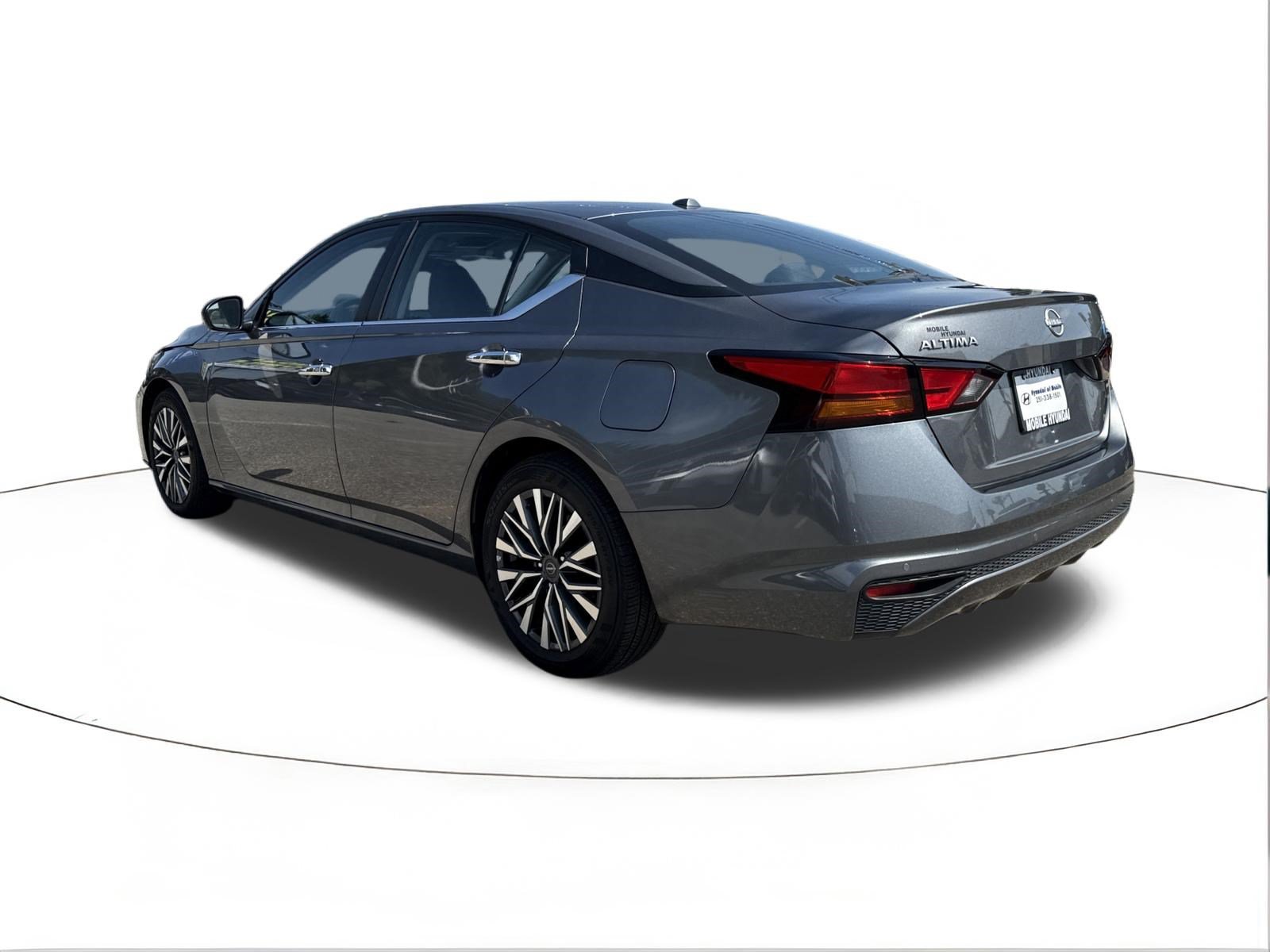 2025 Nissan Altima SV - Photo 5