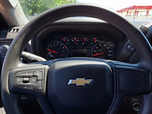 Used 2022 Black Chevrolet Custom image 25