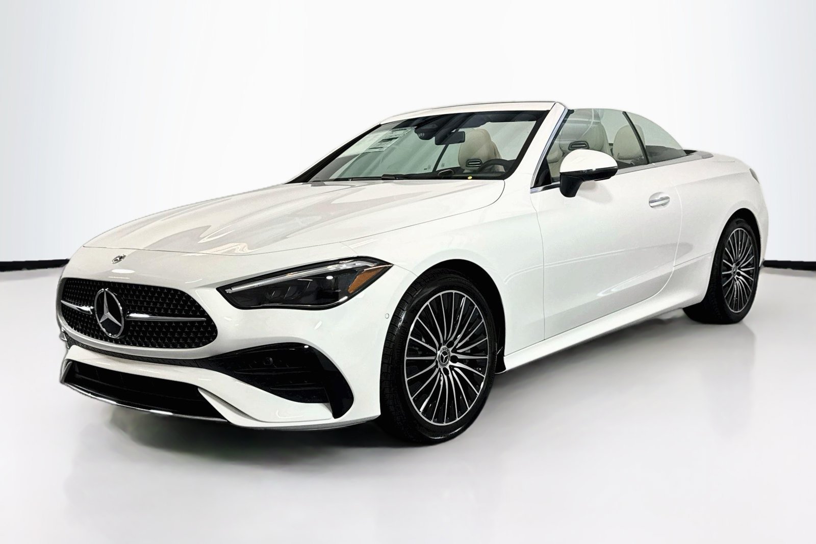 New 2026 Polar White Mercedes-Benz CLE 450 image 1