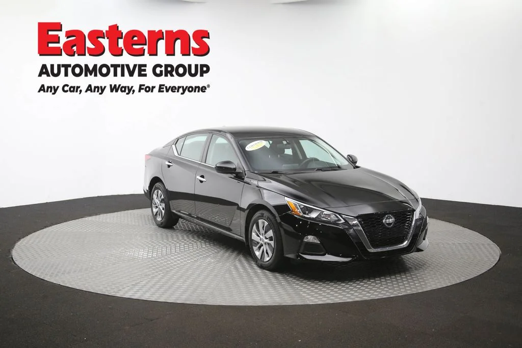 Used 2020 Black Nissan 2.5 S image 50
