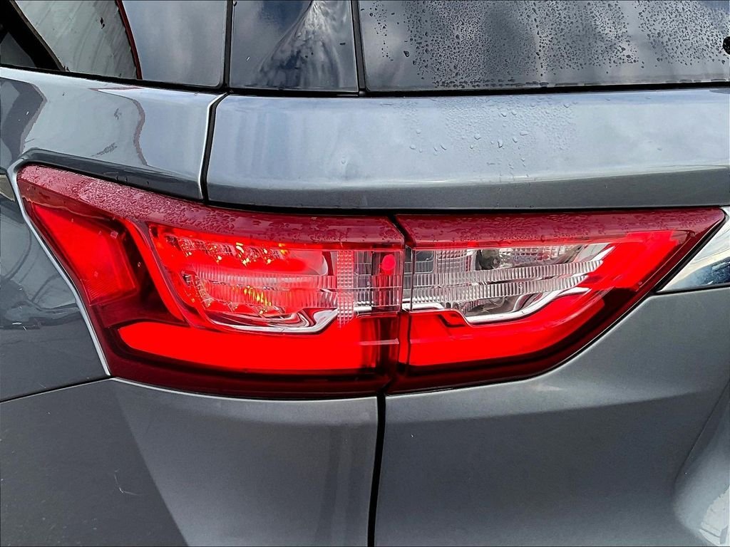 Used 2020 Gray Chevrolet LT image 27