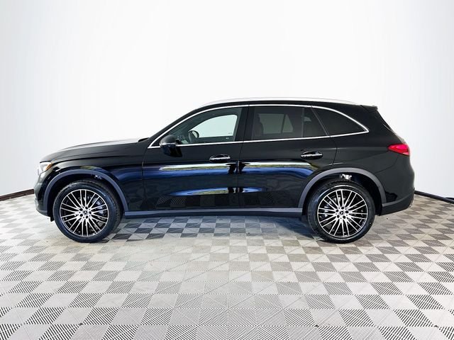 New 2026 Black Mercedes-Benz GLC 300 image 4
